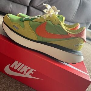 Like New Women’s Phoenix Waffle Sneakers (Sz 8.5)